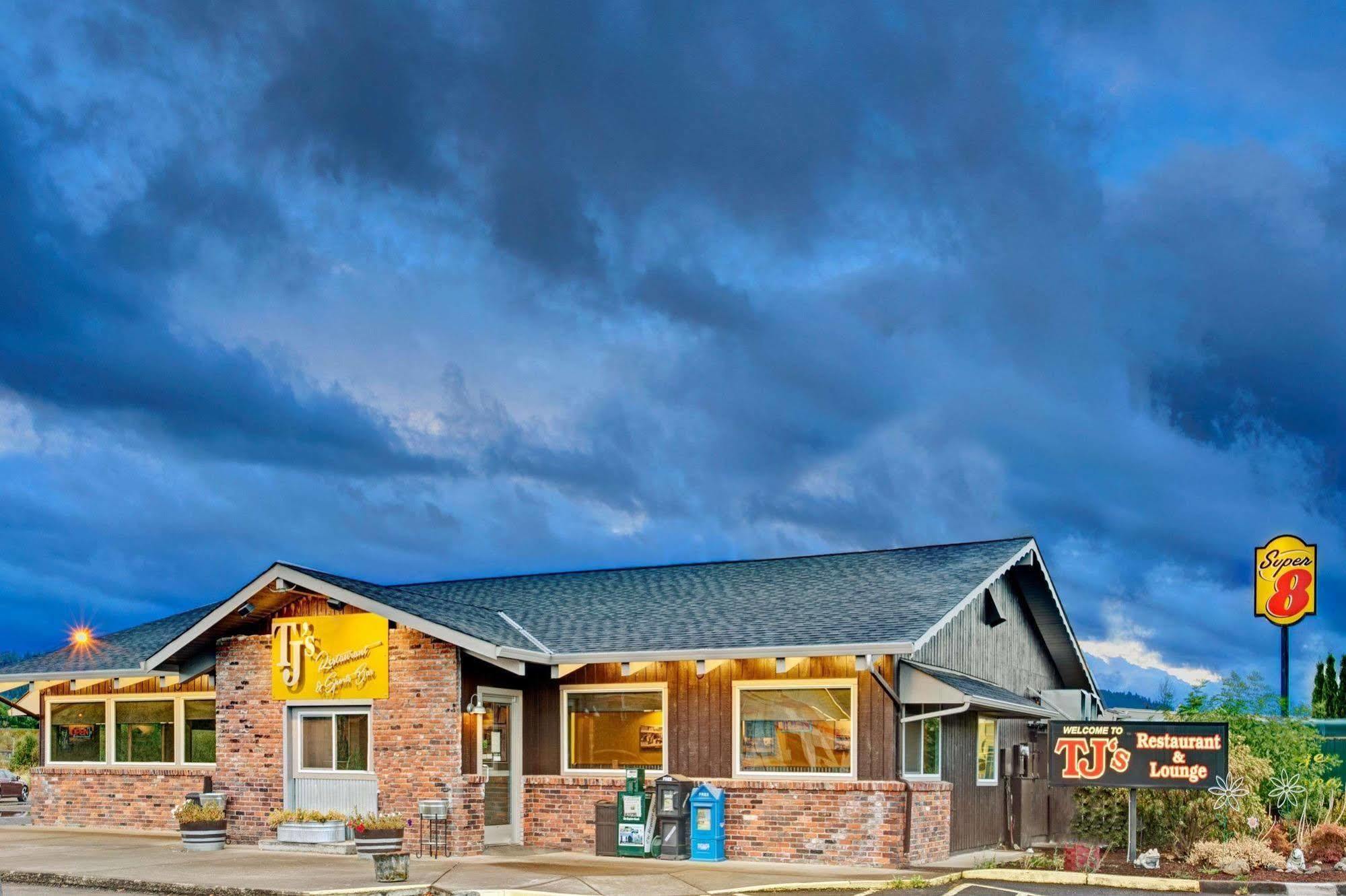 Super 8 Creswell/South Eugene Hotel Exterior photo